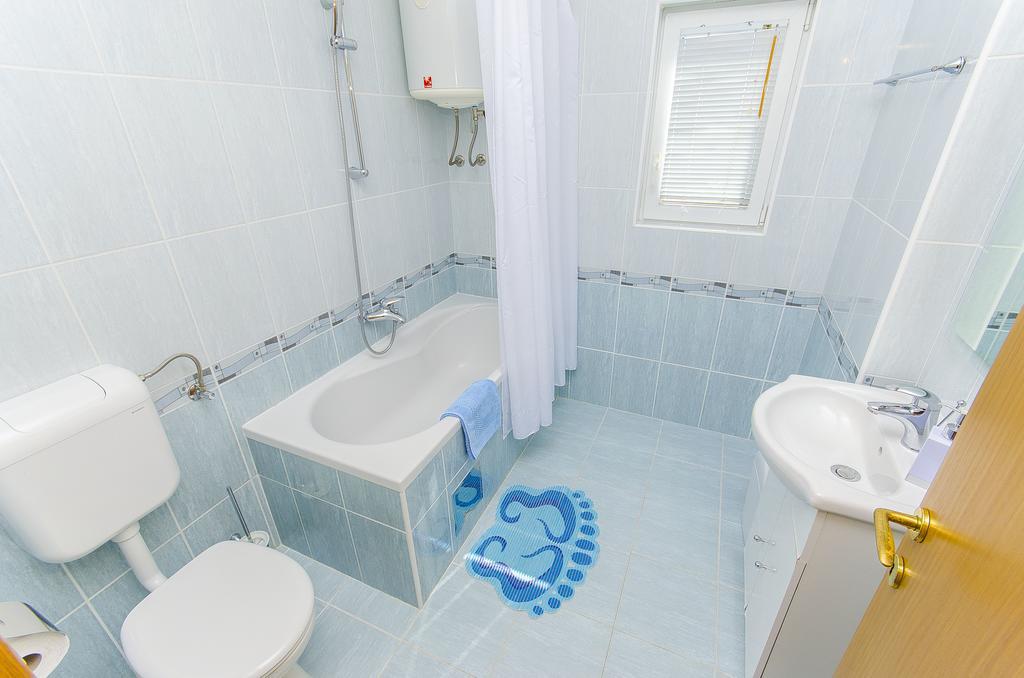 Apartments Kunac Podgora Quarto foto