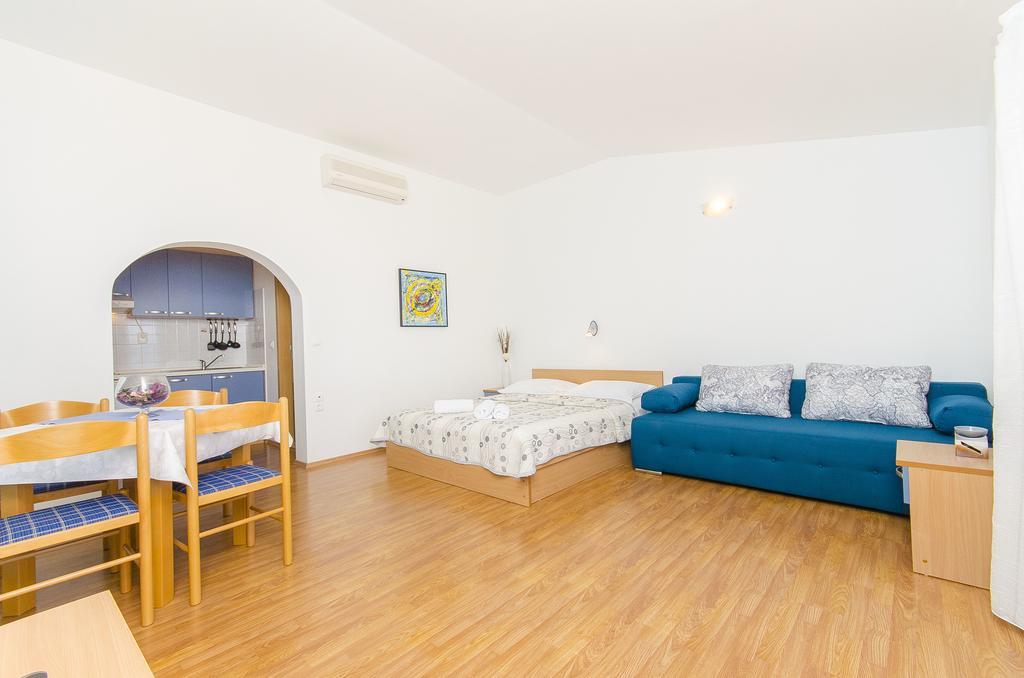 Apartments Kunac Podgora Quarto foto