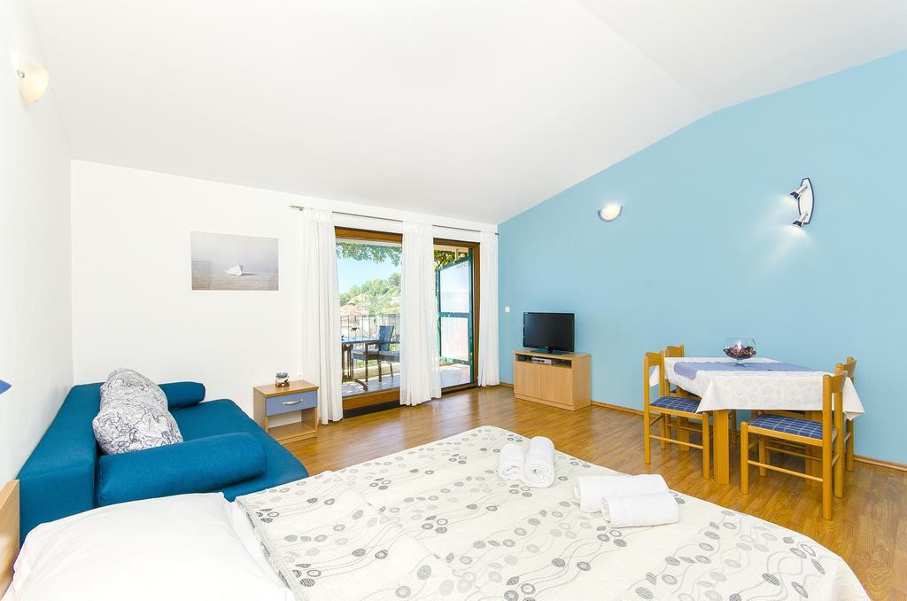 Apartments Kunac Podgora Quarto foto