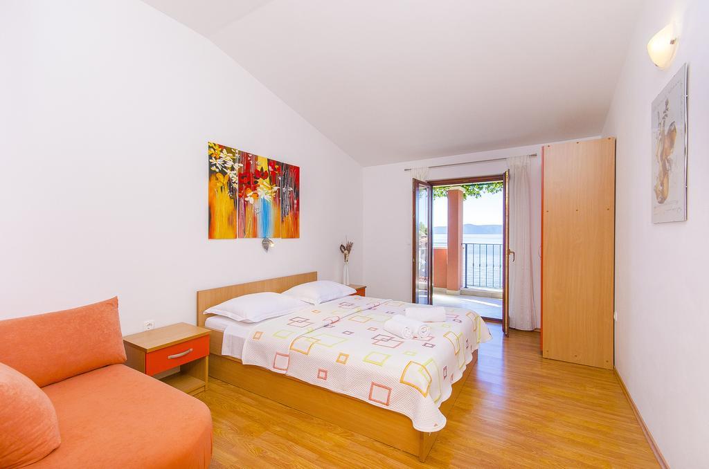 Apartments Kunac Podgora Quarto foto
